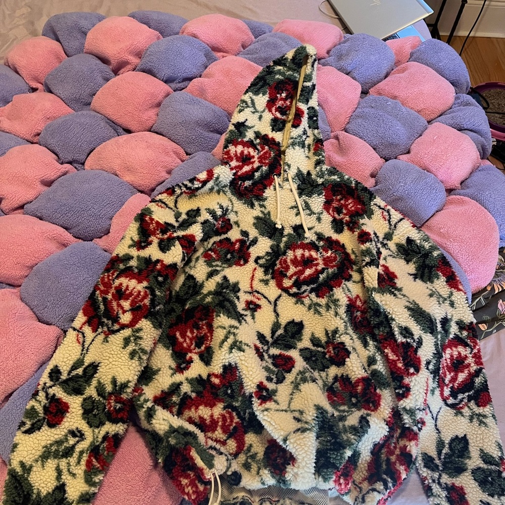 Kith Men’s Rose Medium Pullover Hoodie Sweater